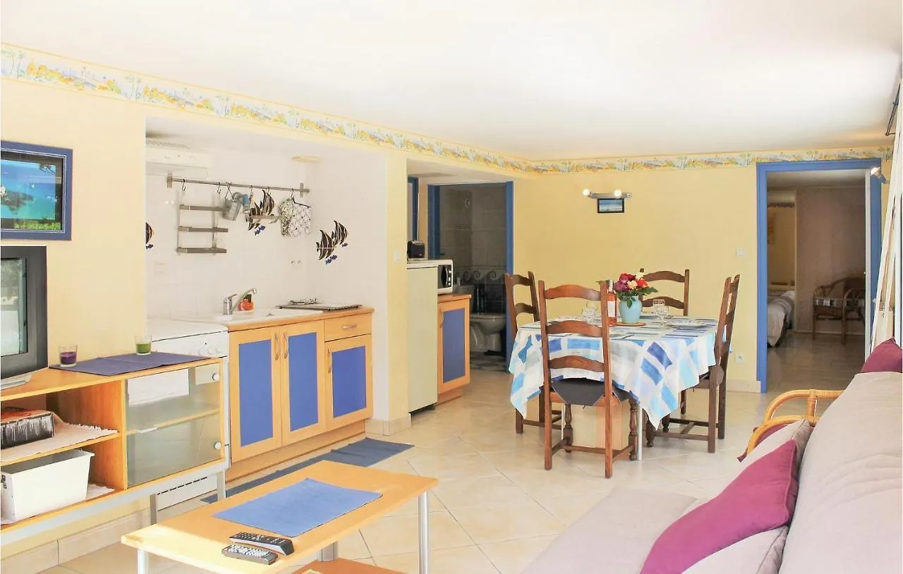 Gorgeous Apartment In Muzillac With Kitchen 0*,