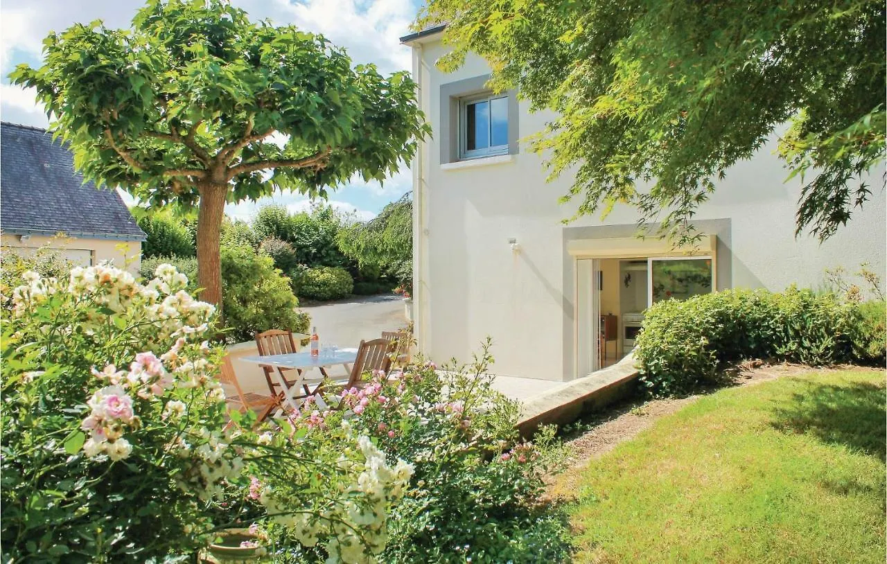 Gorgeous Apartment In Muzillac With Kitchen